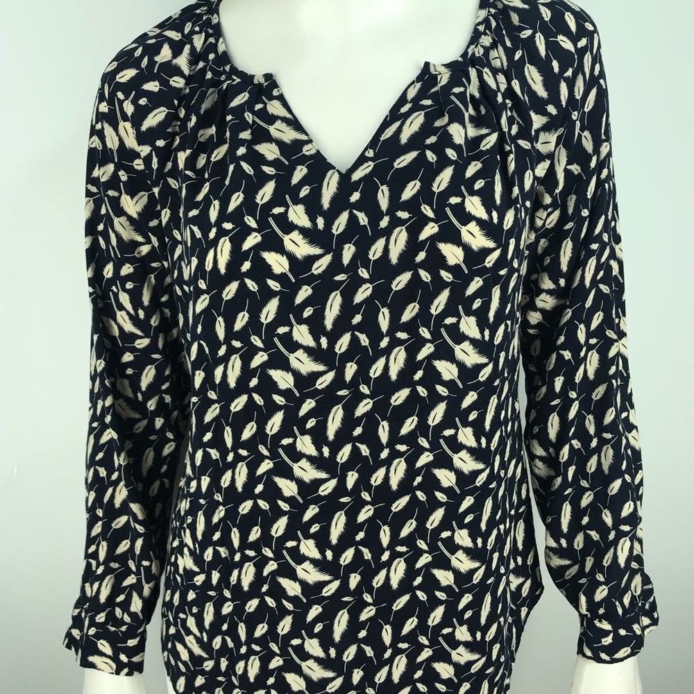 Fun 2 Fun Blouse Medium Navy Blue Cream Feathers